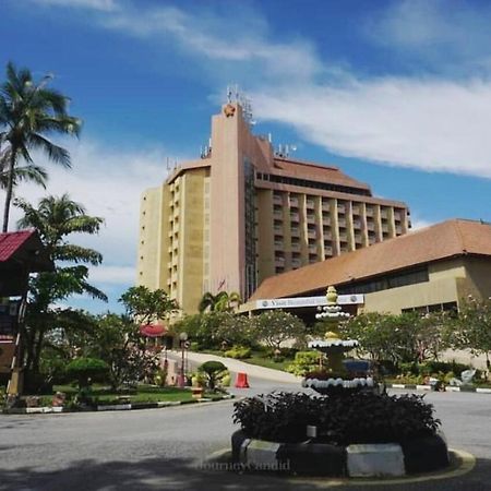 Primula Beach Hotel Kuala Terengganu Exterior foto